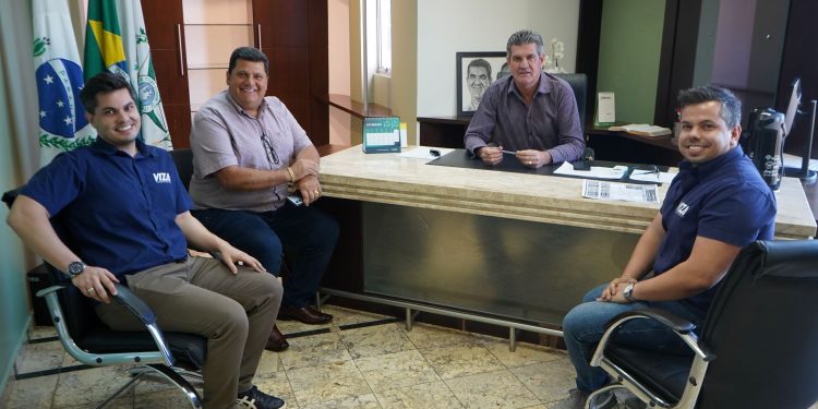 Prefeito Bim recebe empresários da Viza Transportes para tratar de melhorias no transporte rodoviário