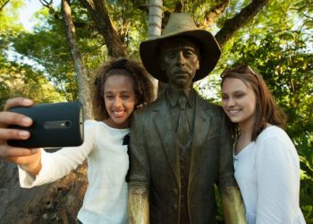 Parque Nacional do Iguaçu marca 110 anos da visita de Santos Dumont com exposição